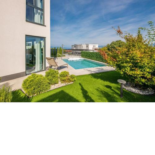 Apartment Sofija with private Pool and Sea View