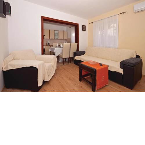 Apartment Split 11518a