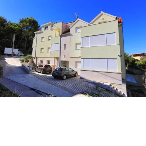 Apartment Split 11623d