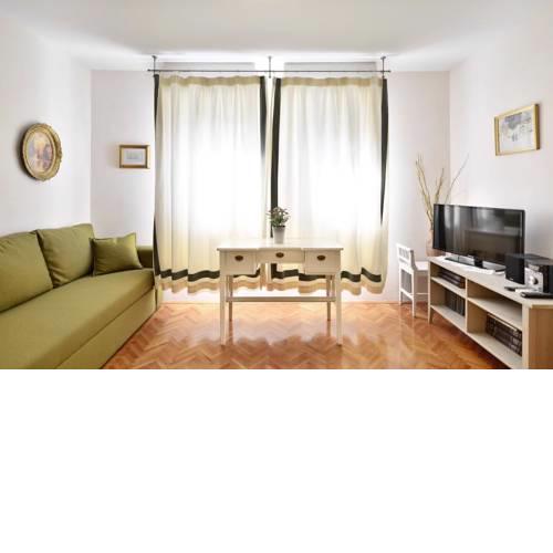 Apartment Split 12516b