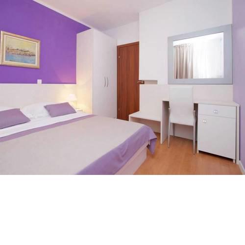 Apartment Split 15276b