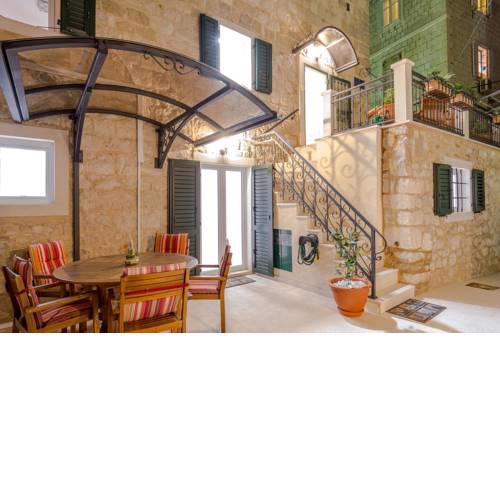 Apartment Split 16550a
