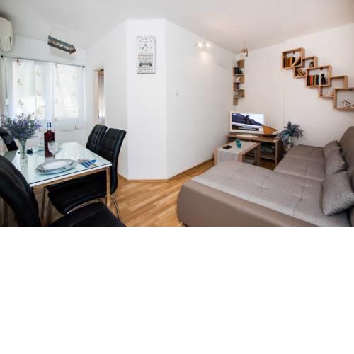 Apartment Split AGM 3