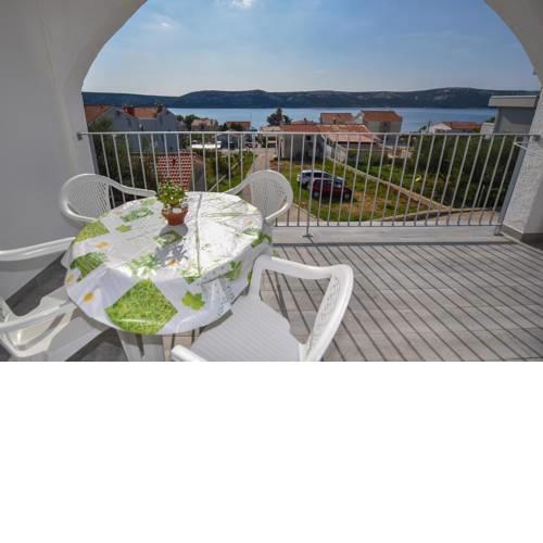 Apartment Stara Novalja 235a