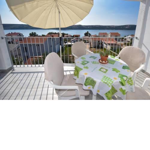 Apartment Stara Novalja 235d