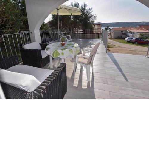 Apartment Stara Novalja 235f