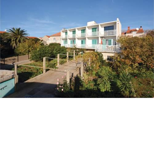 Apartment Sucuraj with Sea View 09