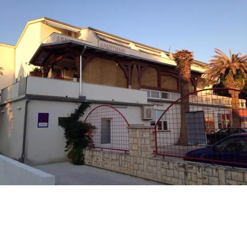 Apartment Sumpetar 2808a