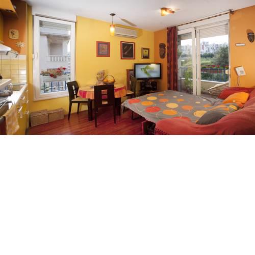 Apartment Sunny Yellow