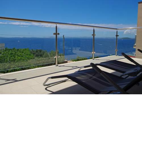 Apartment Superb SeaView A4+2 ID:240