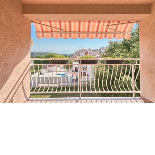 Apartment Tajana with balcony overlooking the Pula Marina