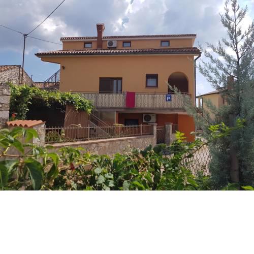 Apartment Tar 16475b