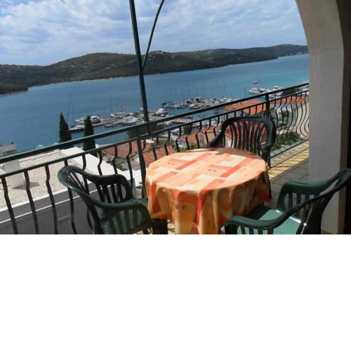 Apartments by the sea Tisno, Murter - 11289