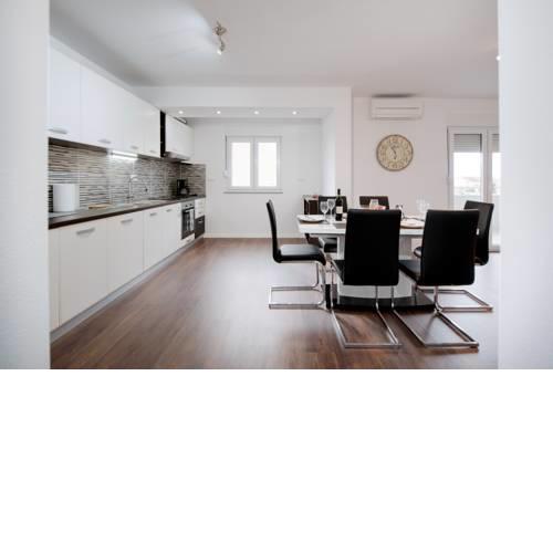 Apartment Tomo