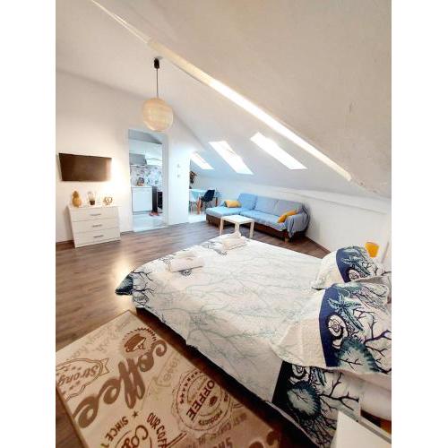 Apartment top center Lucia