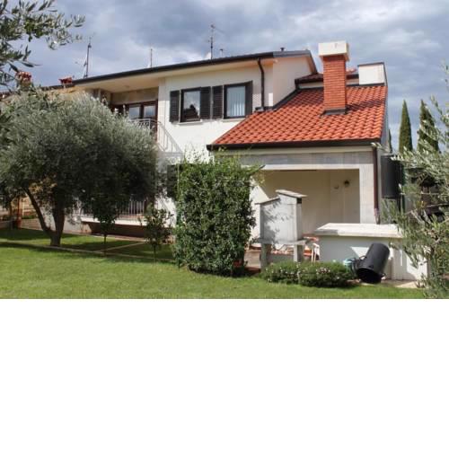 Apartments with a parking space Umag - 7060