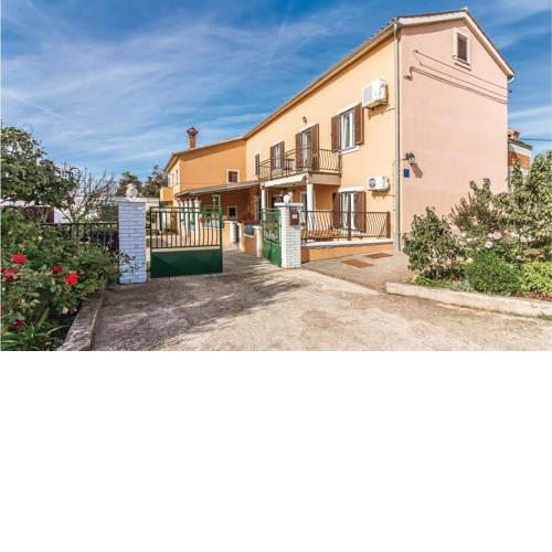 Apartment Valtursko polje I