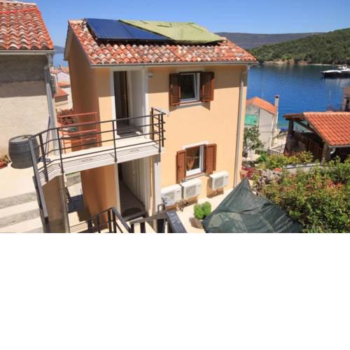 Apartment Valun 8086c