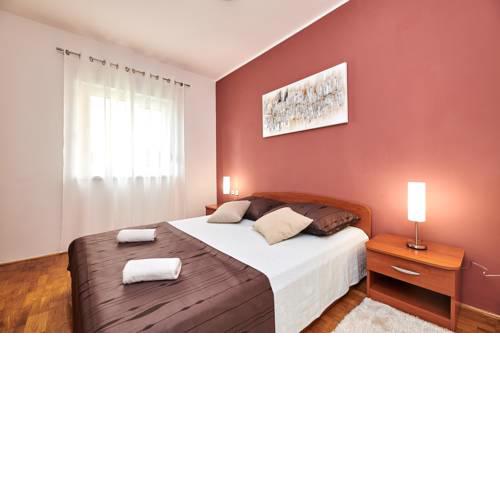 Apartment Violetta-Punta