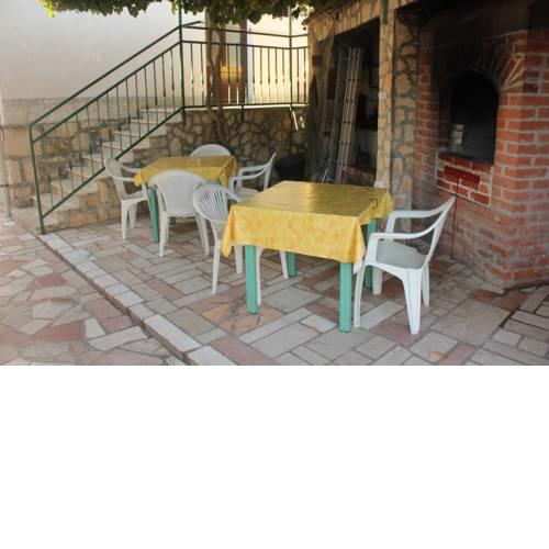 Apartment Vis 2412a