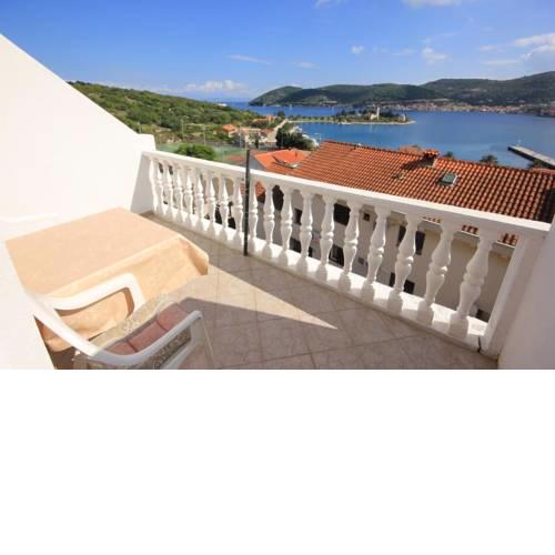 Apartment Vis 8531b