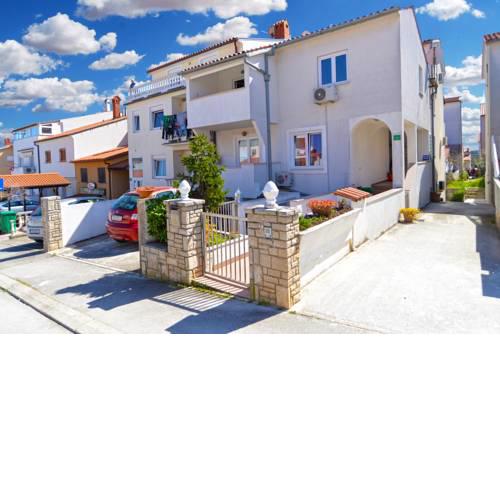 Apartment Vladimira 1569