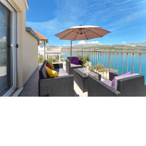 Apartment with a sea view terrace, Čiovo near Trogir