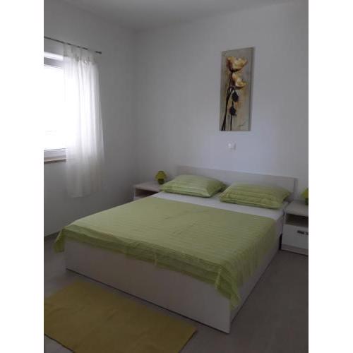 Apartment with free and private parking