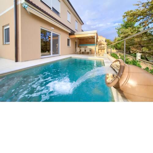 Apartment With Heated Swimming Pool And Wine Cellar