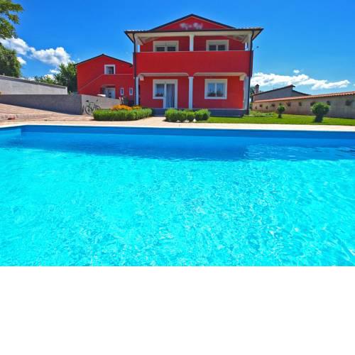 Apartment with pool 1138