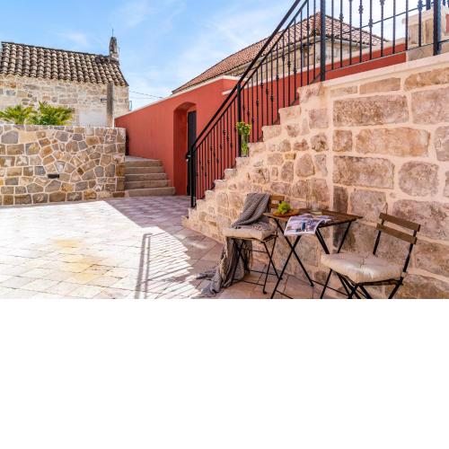 Apartment with pool and priv. terrace