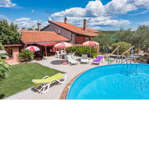 Apartment with pool Visnjan