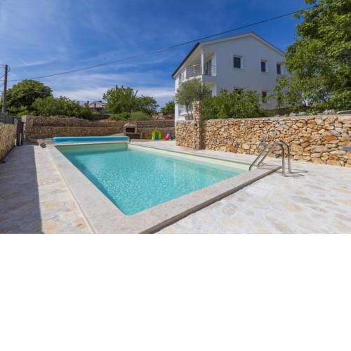 Holiday house with private pool
