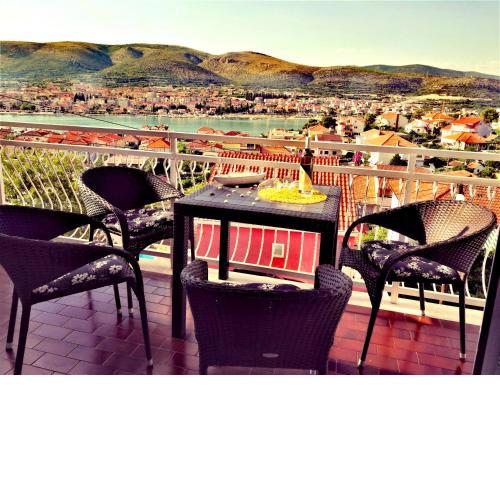 Apartment with sea view in Trogir