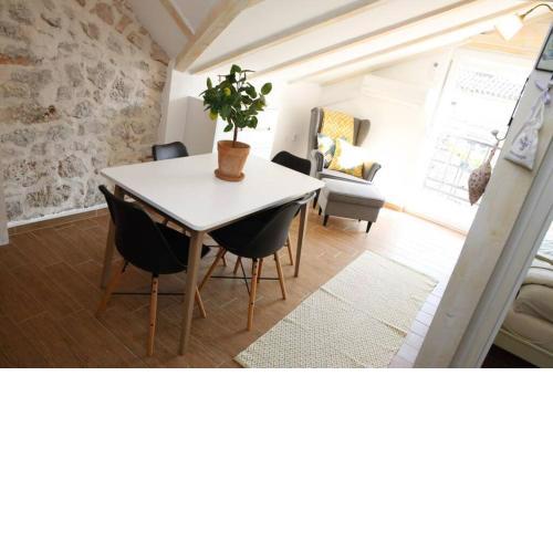 Apartment with terrace in the center od Vodice