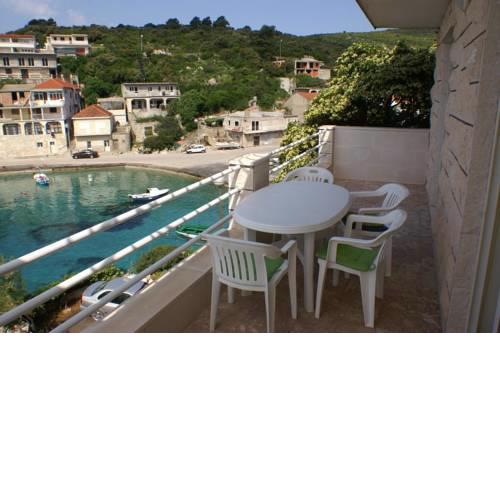 Apartment Zavalatica 187a