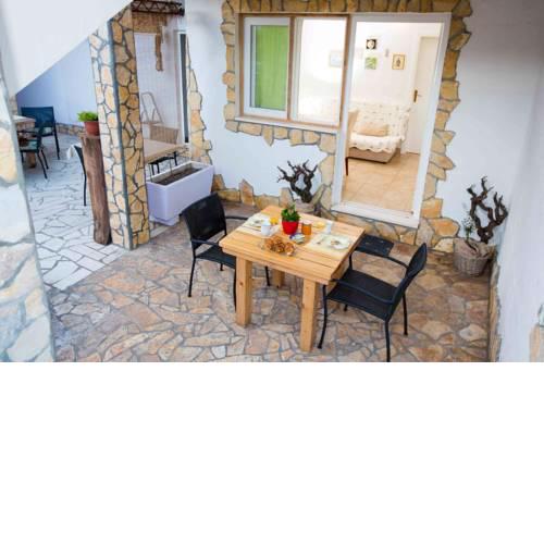 Apartment Zuljana 12058b