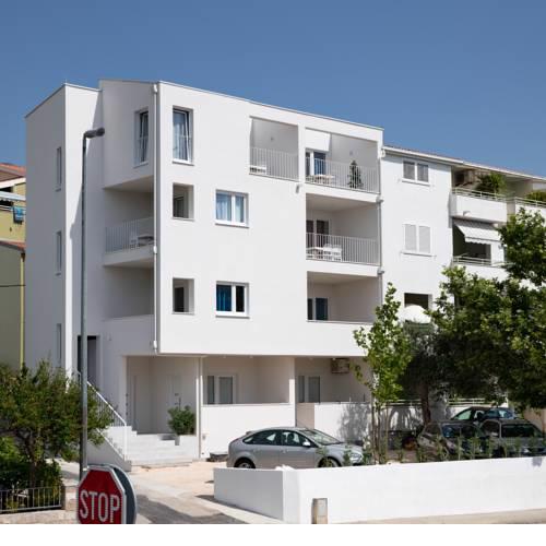 Apartments 18 & AP Ivana