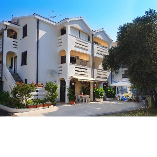 Apartments ADRIA near the beach