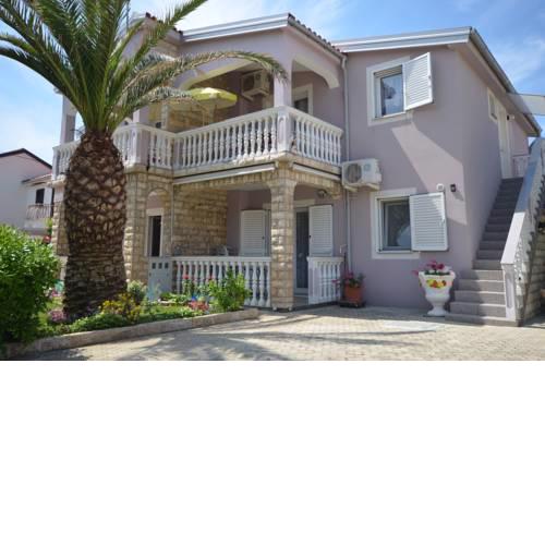 Apartments Agatić