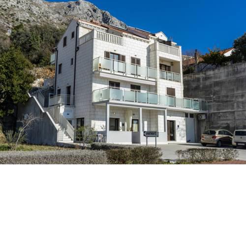 Apartments Anamarija
