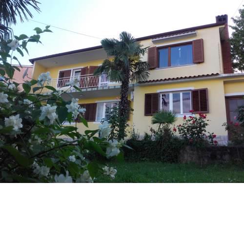 Apartments and Penthouse Eduarda