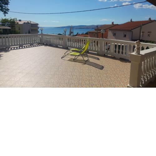 Apartments and room Suza