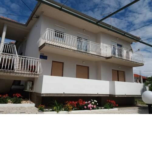 Apartments and rooms Anka -Barbat
