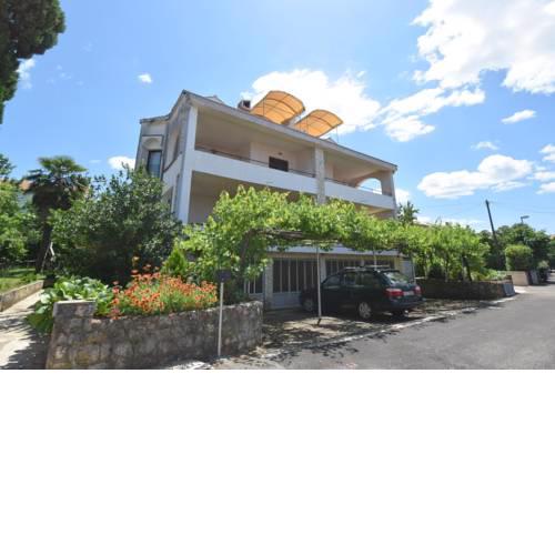 Apartments and Rooms Ankica