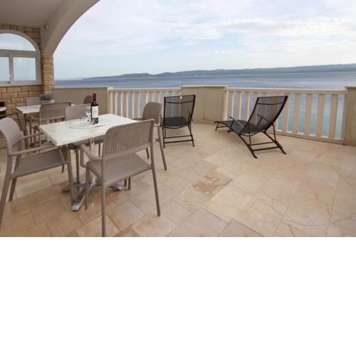 Apartments by the sea Pisak, Omis - 7519