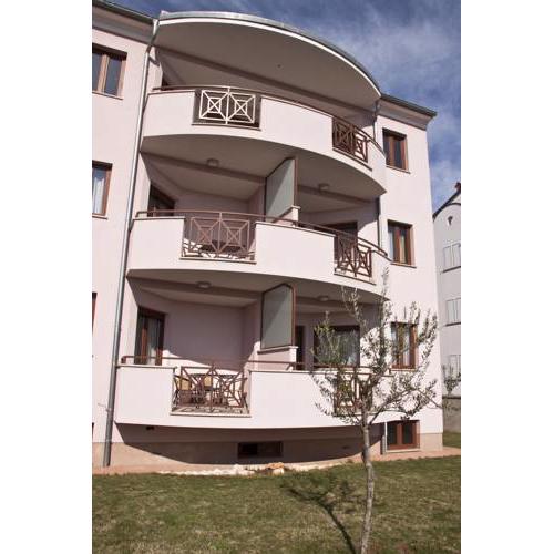 Apartments and Rooms Camaiore