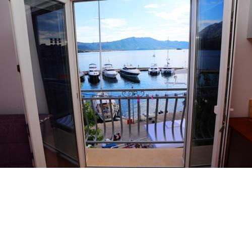 Apartments and Rooms Denoble