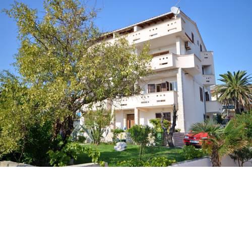 Apartments and Rooms Gordana