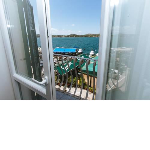 Apartments and Rooms Ille